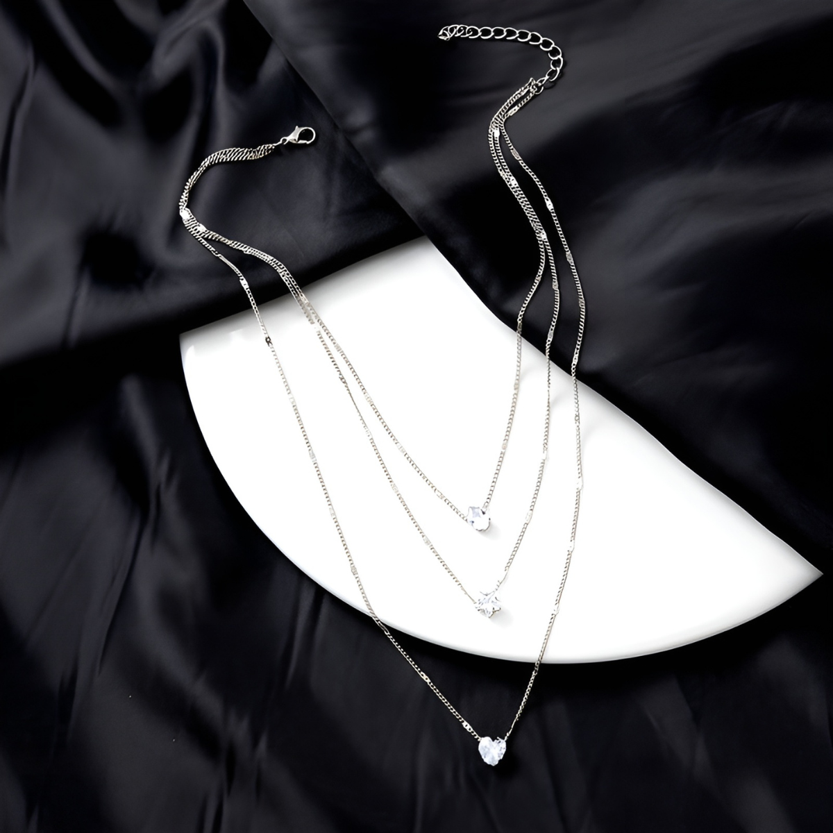Avalyne - Elegant Pendant Necklace